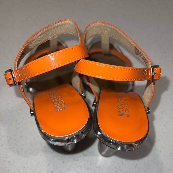 Michael Kors Lani Darrien Leather T-strap open toe heels Sandals Size 8.5 - Picture 5 of 8